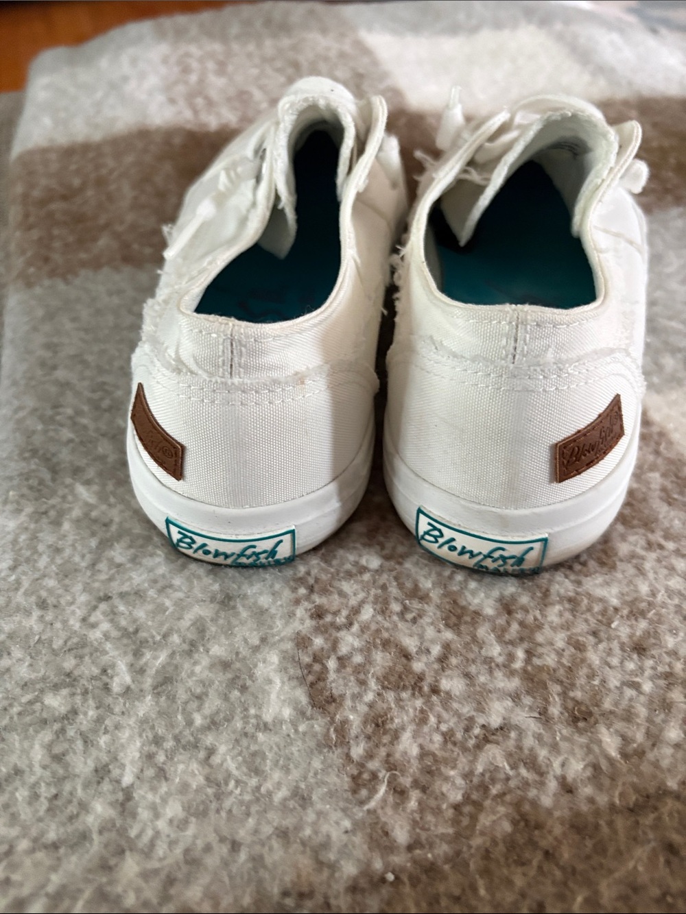 Blowfish White Canvas Women's Low-Top Sneakers clean worn once - Picture 4 of 7